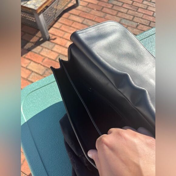 Gucci Leather Shoulder Bag - Picture 13 of 16